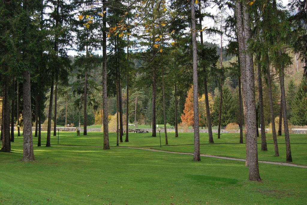 Residenza Finestra Sul Parco Apartamento Comano Terme Exterior foto
